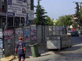 Üsküdar'da, çöp konteyneri kenarına poşet içerisine bırakılmış 2 adet hakem bombası ve bir miktar boş mermi kovanı bulundu. MOBESE kamerasından tespit edilen bir şüpheli gözaltına alındı.