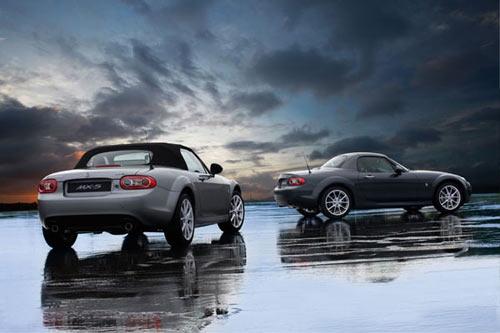 Dünya'nın en çok satan iki kişilik spor otomobili Mazda MX 5