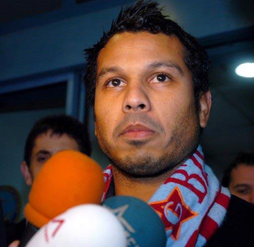 Trabzonspor'un, anlaşma sağladığı Brezilyalı sol kanat oyuncusu Alan Carlos Gomes Da Costa ''Alanzinho'', Trabzon'a geldi. Alanzinho'yu 500 kişilik coşkulu bir taraftar grubu karşıladı.