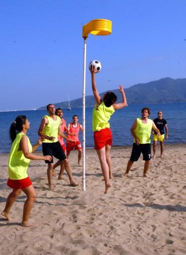 Gelişmekte Olan Spor Dalları Federasyonu Başkanı Enver Oral, Erkek ve kadınların aynı takım formasını giyebildiği "korfbol"un Türkiye'de en fazla yayılan spor dallarından biri olduğunu söyledi.