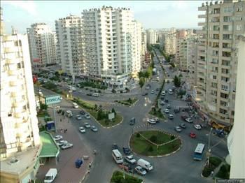 ADANA
Fiyatların en çok arttığı il, Adana oldu. Projeler Kuzey Adana diye adlandırılan bölgede toplanıyor. Kent Seyhan nehrinin diğer tarafına Seyhan Baraj Gölünün etrafına taşınıyor. Bu, değer artışının temel sebebi.