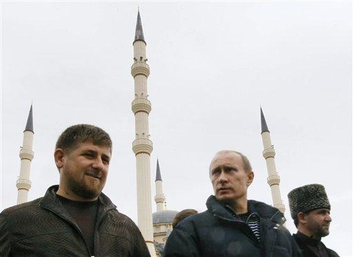 Putin Çeçenistan'da camiyi ziyaret etti
