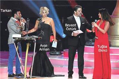 <P><BR> Tuba Ekinci Kelebek Ödülleri ödül töreninde Tarkan'ı şoke etti