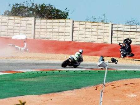 Ünlü sporcu ölümden böyle döndü ! Formula 1 Dünya Şampiyonu eski Alman pilot Michael Schumacher'in önceki gün geçirdiği kazanın görüntüleri yayınlandı.