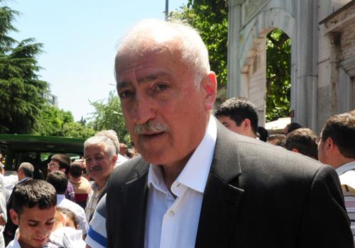 B&ouml;brek yetmezliği nedeniyle kaldırıldığı hastanede 60 yaşında vefat eden gazeteci-yazar Behi&ccedil; Kılı&ccedil;, Atak&ouml;y 5. Kısım Camisi'nde d&uuml;zenlenen t&ouml;renle  son yolculuğuna uğurlandı.