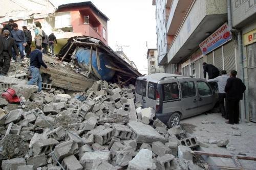 30 Kasım 1983 - Erzurum/Kars: 6,8 büyüklüğündeki deprem, büyük hasara ve can kaybına yol açtı. Depremde bin 155 kişi öldü, bin 142 kişi yaralandı.