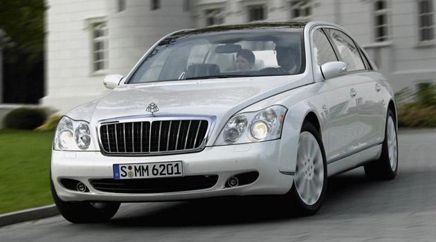 <p><strong>Maybach Landaulet:</strong> Menşei Almanya olan otomobil 12 silindir motor ile 620 hp güç üretiyor. 100 kilometre hıza 5,2 saniyede ulaşan otomobilin fiyatı ise 1,4 milyon dolardır.</p>