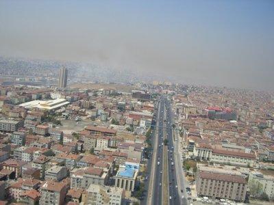 <p><strong><span style="text-decoration: underline;"><span style="color: #0000ff;">AVCILAR<br /></span></span></strong><br />Avcılar Belediyesi depreme İstanbul'un en iyi hazırlanan ilçelerinden birisi. Her türlü bilgi ve donanım mevcut. Bölgede çürük sayılacak ve yıkılması gereken 450 bina bulunuyor.</p>