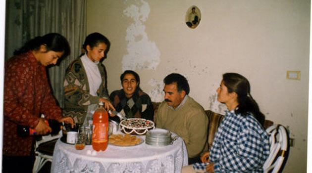 Öcalan'ın Suriye'deki 5 yıldızlı hayatı, BDP'li Bengi Yıldız'ın Ramazan'da içkili havuz sefası ve cuma namazı eylemlerinin sözde baş imamının uygunsuz görüntüleri medyaya böyle yansıdı.