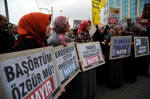 Taksimde 28 Şubat protestosu