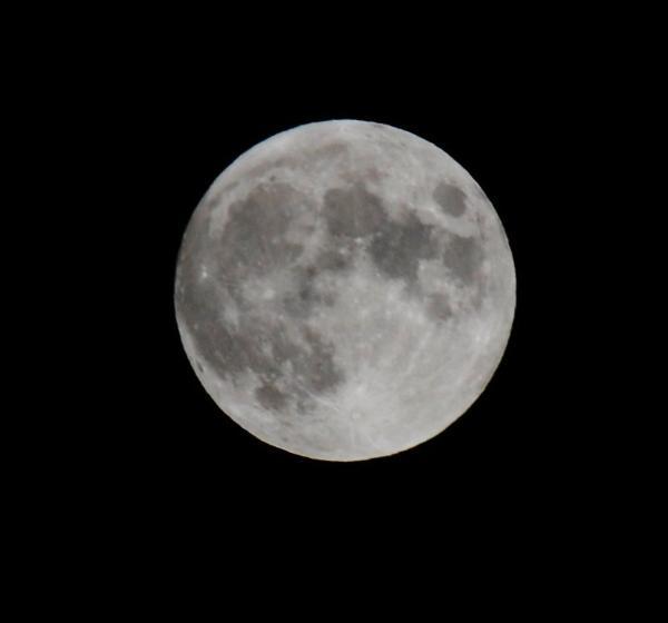 Ay dünyaya en yakın geçişini yaptı