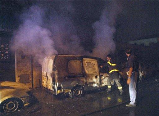 İtalya Viareggio kasabası istasyonunda raydan çıkan, sıvılaştırılmış doğal gaz yüklü iki vagonda meydana gelen patlama sonucu onlarca kişi öldü, ortalık savaş alanına döndü