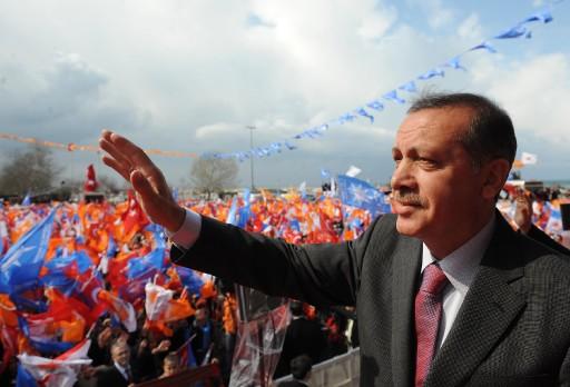 Başbakan Recep Tayyip Erdoğan'ın yerel seçimlerde bugünkü durağı Yalova'ydı. Erdoğan Baykal'ın 2011'de CHP iktidar söylemine bakın nasıl cevap verdi...