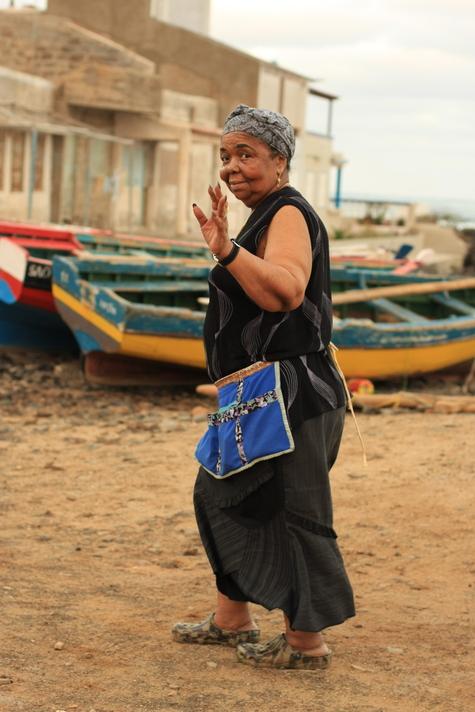 İlk albümünü 1988’de çıkaran Cesaria Evora, 50’li yaşlarında şöhretin zirvesine tırmanmayı başarmıştı.