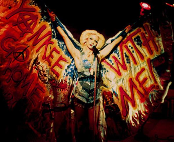 28 - Hedwig ve Kızgın Çıkıntısı (J. Cameron Mitchell, 2001)