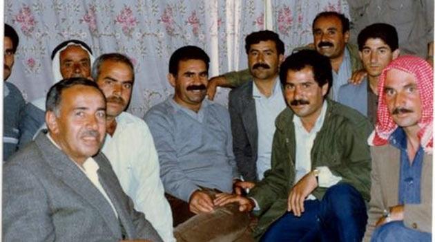 Terörist başı Abdullah Öcalan'ın bilinmeyen fotoğrafları... Öcalan'ın plajda ve kaldığı villanın havuzunda yüzerken, futbol oynarken, kadın teröristlerle doğum günü kutlarken görüntüleri çıktı.