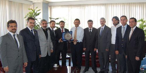 İktisadi Girişim ve İş Ahlakı Derneği (İGİAD) 21 Haziran Salı günü Kayseride bir dizi temaslarda bulundu. İGİAD Yönetim Kurlu üyelerinden oluşan heyet bazı ziyaretlerde bulundu.
