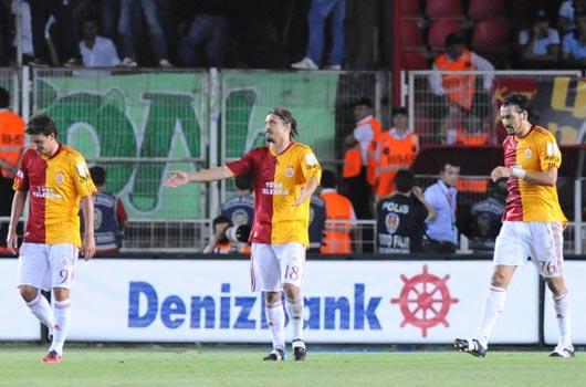 6: Aslan, tam 6 sezon sonra Avrupa arenasının dışında kaldı. Galatasaray en son 2004-05 sezonunda Avrupa kupalarının dışında kalmıştı.