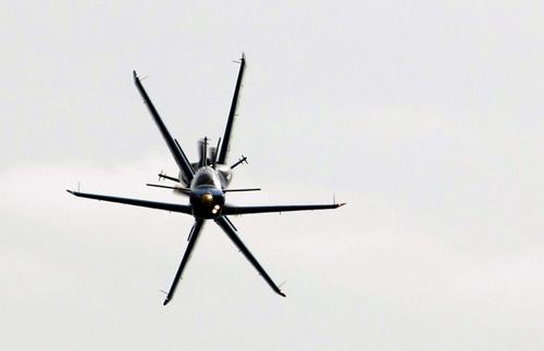 Fransanın güneyinde bulunan Aix-en-Province bölgesinde Fransız Hava Akrobat Takımı gösteri düzenliyorlar. (JOEL SAGET/AFP/Getty Images)
