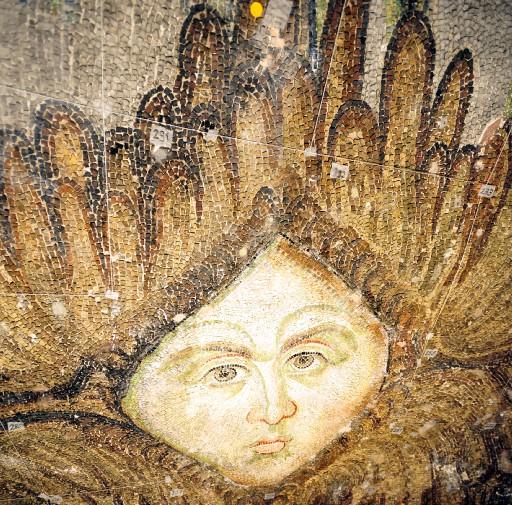 160 yıldır üstü kapalı olarak korunan Bizans sanatının en önemli ve güzel örneklerinden serafim mozaiğinde yer alan melek figürlerini en son Sultan Abdülmecit Han görmüş.