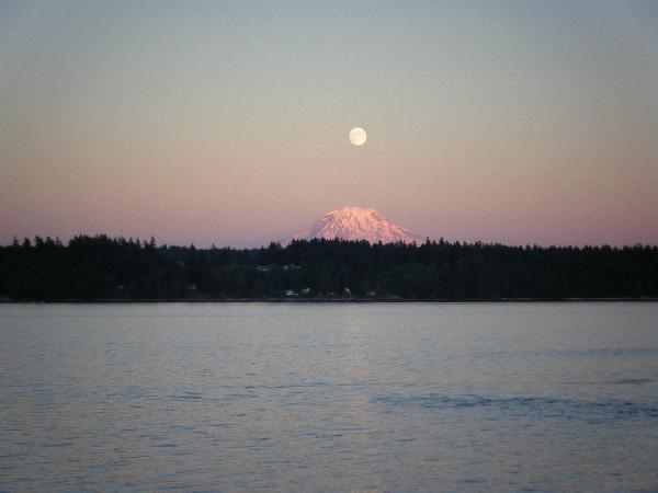 Ay dünyaya en yakın geçişini yaptı
