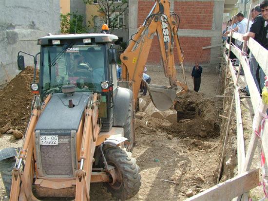 Bursa'nın Gemlik ilçesinde bir inşaat hafriyatı sırasında 7. yüzyıldan kalma lahit bulundu.