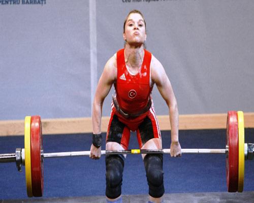 <strong>Aylin DAŞDELEN</strong> <br>53 kg Sporcu