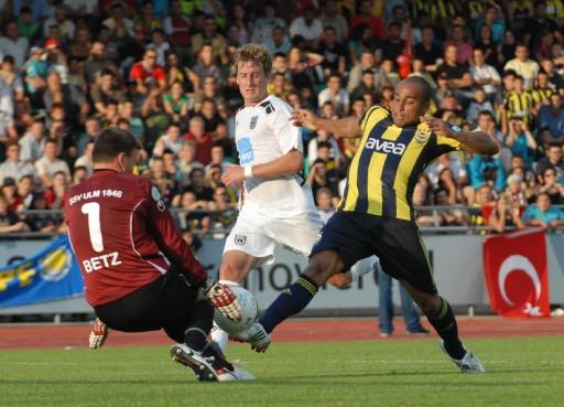 Sezon hazırlıklarını Almanya'da sürdüren Fenerbahçe, ilk hazırlık maçında Almanya Bölgesel Lig takımlarından SSV 1846 ULK'yı gol yağmuruna tuttu.