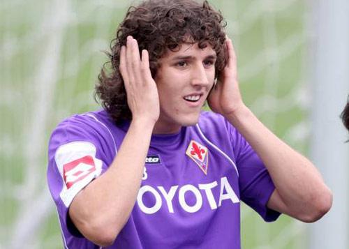 STEVAN JOVETİC; 21 yaşında, Forvet, son vuruşları mükemmel, yaratıcı bir forvet oyuncusu.