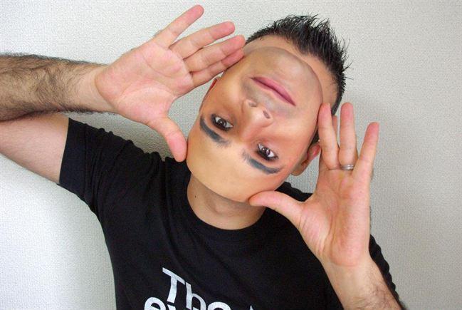 İnsan klonlamak henüz mümkün değil veya etik nedenlerden dolayı uygulanmıyor ama illa ki kendinizden bir tane daha görmek istiyorsanız Japonlar bunun da icabına baktılar!