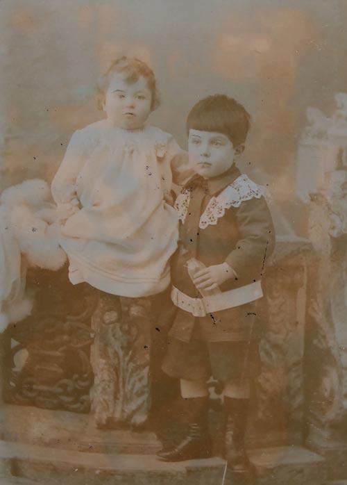 Nazim(solda) ile kuzeni Celalettin Ezine