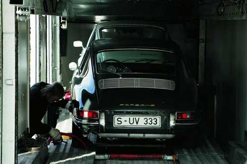 Porsche müzesinde tarihi gezinti
