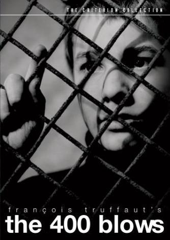 9. The 400 Blows

1959 yapımı The 400 Blows / 400 Darbe filminin yönetmen koltuğunda Fransız sinemasının en önemli isimlerinden biri oturuyor; François Truffaut.

Filmin konusu ise şöyle; Dokuz buçuk yaşındaki Antoine ceza olarak aldığı ödevi yapamaz ve ertesi gün okula gitmekten korkar. Arkadaşı René ile birlikte okulu kırıp haytalık yaparlar. Antoine, öğleden sonra sokakta annesini başka bir erkeğin kollarında görür ve alt üst olur. Okula dönünce içinde bulunduğu ruh halini etkisiyle mazeret olarak annesinin öldüğünü iddia eder. Bu gerçeğin ortaya çıkması üzerine küçük çocuk için işler iyice sarpa sarar. 400 Darbe aynı zamanda Fransızca'da 'okul kırmak' anlamında da kullanılan bir kelime.
