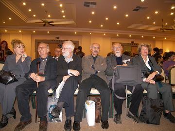 Kalp Krizi sonucu vefat eden Türk Şiirinin üretken ve güçlü seslerinden Şair Kemal Özer'in ölümü edebiyat dünyasını yasa boğdu.