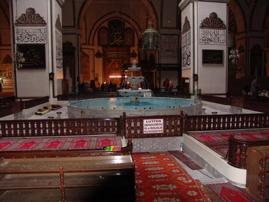 Türk-İslam dünyasının en eski camilerinden birisi olan Ulu Camiyi diğerlerinden ayıran şadırvanından bir görüntü