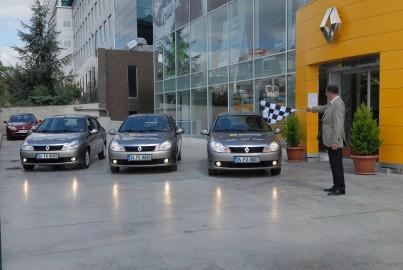 Renault, piyasaya çıkarmaya hazırlandığı yeni Symbol'ün yakıt testini Türkiye'de gerçekleştirdi.