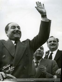 27 Mayıs darbesinin ardından asılarak idam edilen Başbakan Adnan Menderes'in darbeden 4 ay önce gerçekleştirdiği Kırşehir ve Hacıbektaş ziyaretinin görüntüleri ilk kez ortaya çıktı.