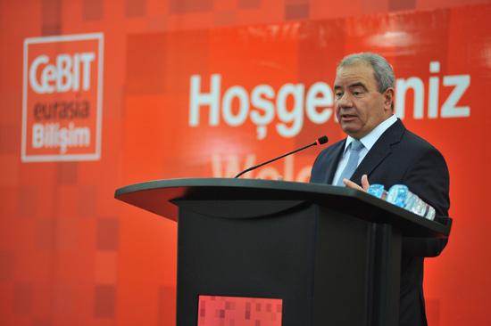 Azerbaycan İletişim ve  Bilgi Teknolojileri Bakanı Ali Abbasov