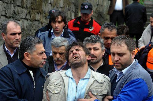 İstanbul'da yağış heyelan getirdi. Seyrantepe'de çöken gecekonduda aynı aileye mensup 7 kişiden bir çocuk öldü, 3'ü çocuk 5 kişi ise yaralandı. Gecekondunun çevresindeki evler boşaltıldı.