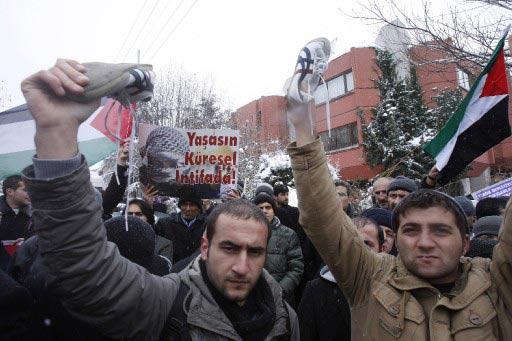 İsrail'in Gazze'ye yönelik acımasız saldırıları Türkiye'nin pek çok kentinde ve Orta Doğu'da protesto edildi. Protestolardan kareler...