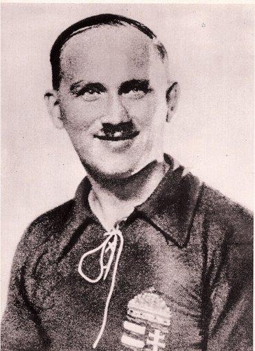 İmre Schlosser<br><br><strong> Oynadığı Ligler: </strong> Macaristan/Avusturya 
<br><strong>Oynadığı Sezonlar : </strong> 1905-1928 
<br><strong>Attığı Gol Sayısı: </strong> 417 gol