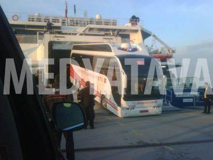 Şovmen Mehmet Ali Erbil'in Mudanya'dan feribotun kalkmasının Ak Parti otobüsü nedeniyle 20 dakika geciktiği iddiası yalan çıktı