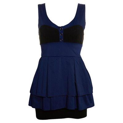 <p><span style="color: #ff0000;"><span style="text-decoration: underline;"><strong>Lacivert:</strong> <br /><br /></span></span>Hem spor giyim hem de günlük giyimde lacivert ana renk. Kırmızılar, bordolar, beyazlar lacivertle tamamlanıyor.</p>
