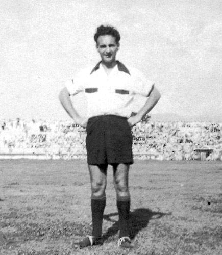 Gyula Zsengeller <br><br><strong> Oynadığı Ligler: </strong> Macaristan/İtalya/Kolombia,  <br><strong>Oynadığı Sezonlar : </strong>1935-1952 <br><strong>Attığı Gol Sayısı: </strong> 416 gol