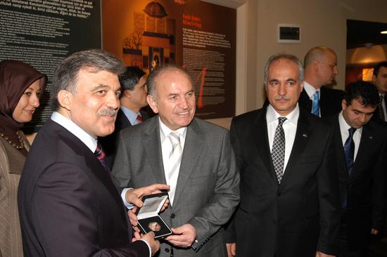 Cumhurbaşkanı Abdullah Gül ve eşi, Panorama 1453 Tarih Müzesini ziyaret etti. Gül'ün gördüğü tablodaki heyecanı yüzüne yansıdı.