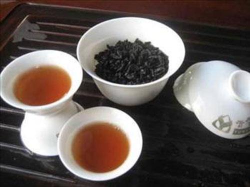 <p>Çinde üretilen en pahalı Oolong yani yeşil ile siyah renge sahip geleneksel Çin çayı olan Tieguanyinin bir fincanı 15 dolar civarında.