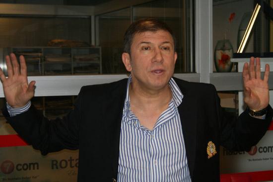 Haber 7'yi ziyaret eden çiçeği burnunda siyasetçi Tanju Çolak projelerini anlattı [Fofoğraflar: İHSAN AYDIN]