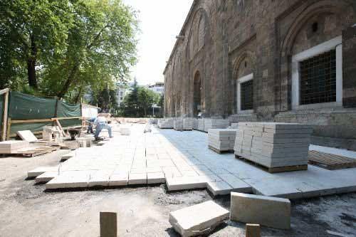 <p><span style="font-size: small;"><em><span style="text-decoration: underline;"><strong>Çevre Düzenleme Vakfı</strong>: Resmi adı: Hasan Paşa. 1778 yılında İstanbul’da kuruluyor. İstanbul, Çanakkale vs. de faaliyet gösteriyor. Vakfiyesinden; Vakfın gelirlerinden bir kısmının vakfın yaptırdığı Cami, Zaviye, Çeşmeler ve Kilithabir’deki Limanın, Meydüs köyüne giden yolun tamir, temizlik, düzenleme ve sair masraflarına sarf edilmesi.</span></em></span></p>
