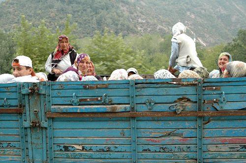Bir Türkiye klasiği. Ne onlar ölüme meydan okumaktan bıktı, ne haberciler onları haber yapmaktan.