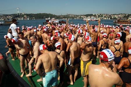 20. Asya'dan Avrupa'ya Uluslararası Yüzme, Kürek, Yelken ve Kano Yarışları, İstanbul Boğazı'nda yapıldı